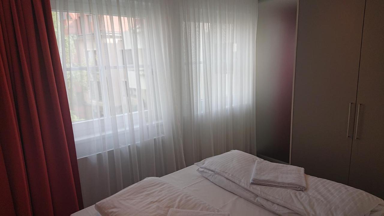 Apart-house *
